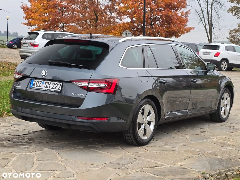 Skoda Superb 2.0 TDI DSG Active - 11