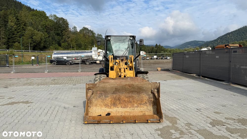 Caterpillar 906H - 8