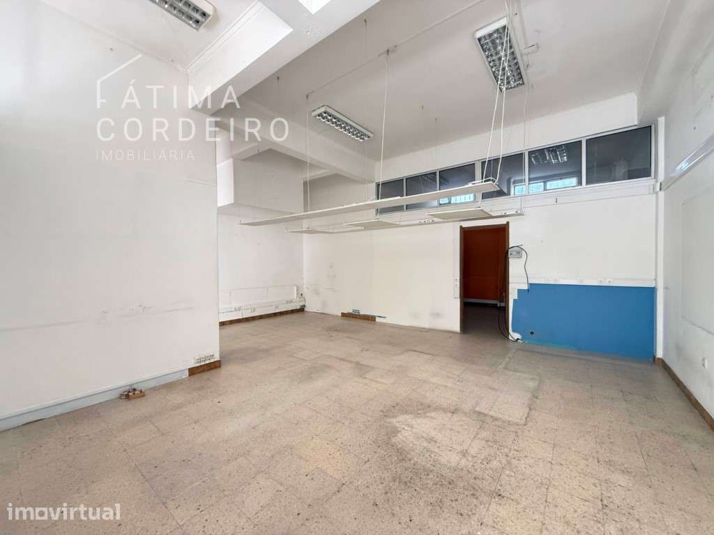 Loja para arrendamento situada na Quinta de São Nicolau, em Corroios - Grande imagem: 5/20