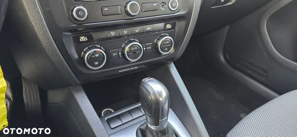 Volkswagen Jetta - 35