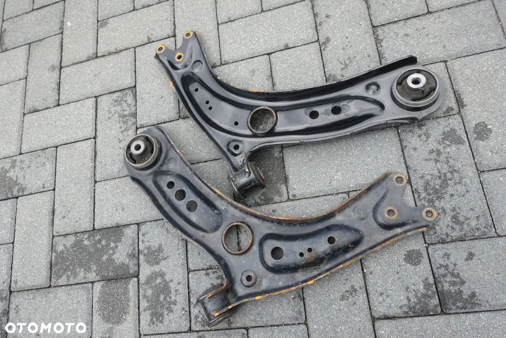 WAHACZ LEWY PRAWY PRZÓD GOLF VII 17r. 5Q0 - 2