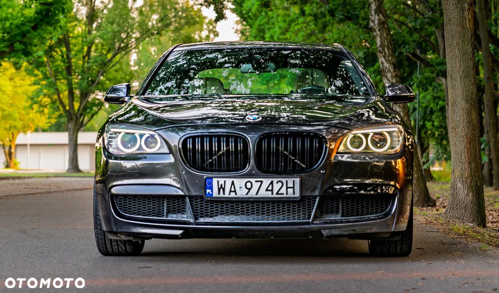 BMW Seria 7 740Li Edition Exclusive - 9