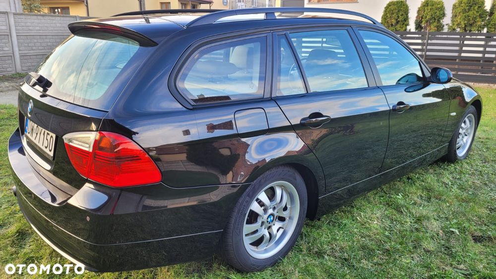 BMW Seria 3 318i - 5