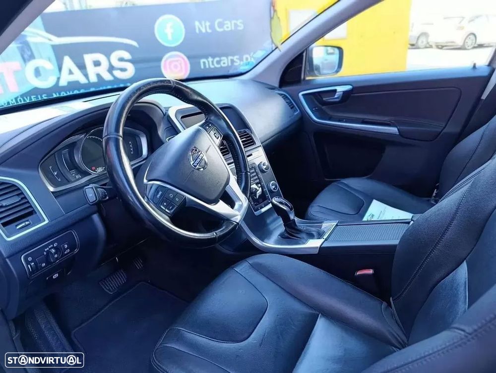Volvo XC 60 2.0 D4 Momentum Geartronic - 15