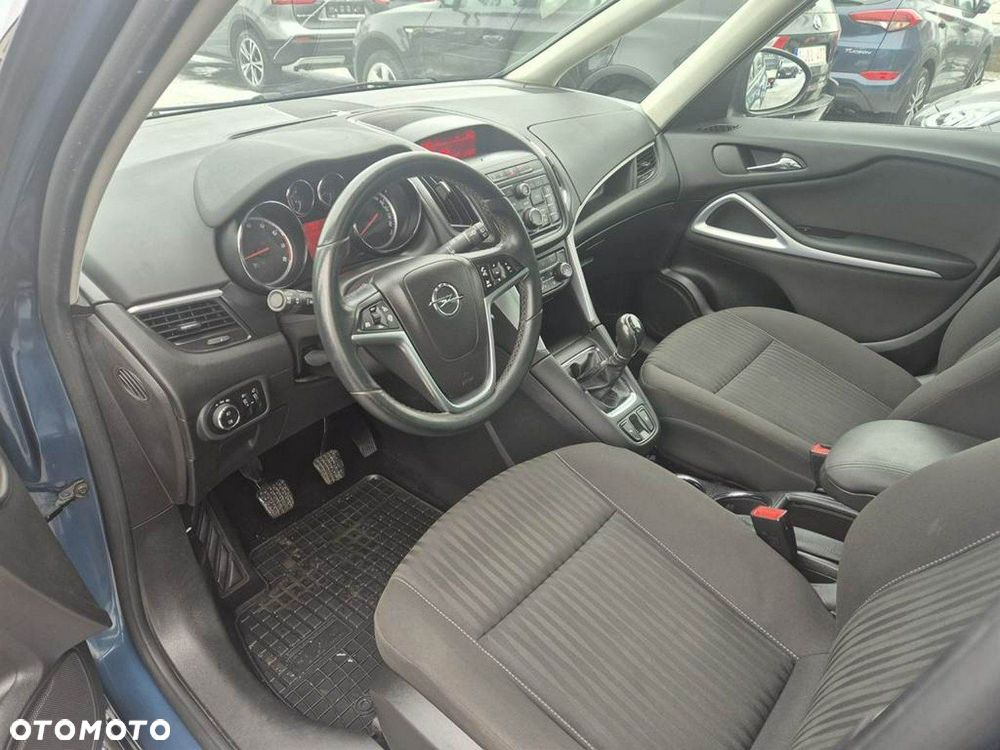 Opel Zafira - 26