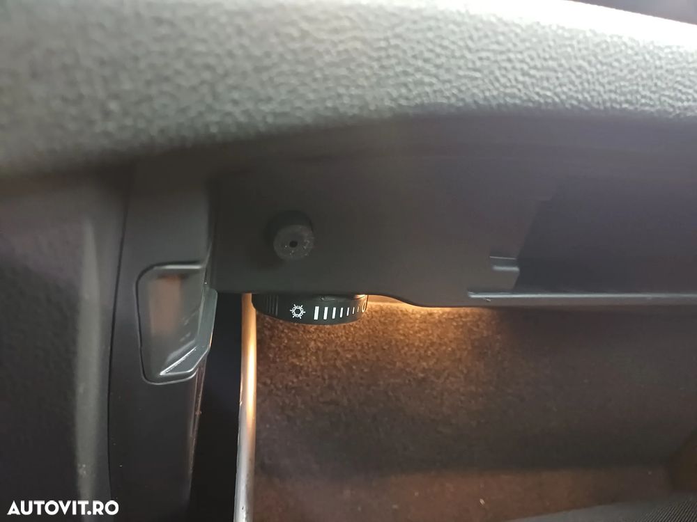 Skoda Octavia 2.0 TDI DSG Style - 30