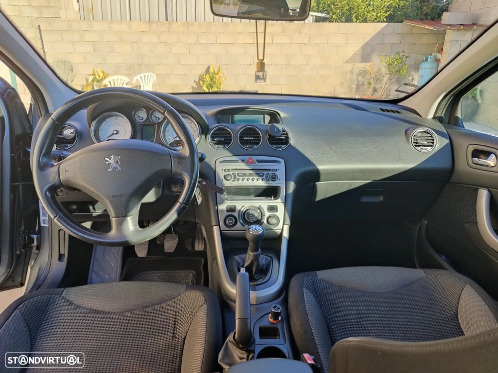 Peugeot 308 - 8