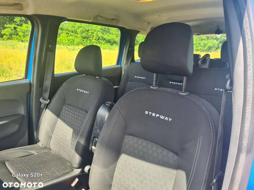 Dacia Lodgy dCi 90 Essential - 11