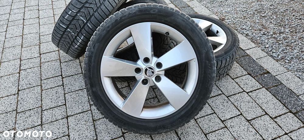 Skoda Karoq 1.5 TSI ACT 4x2 Style DSG - 32