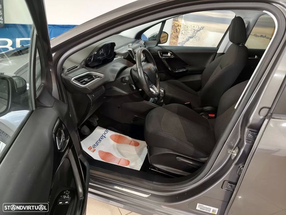 Peugeot 208 1.2 PureTech Style - 9