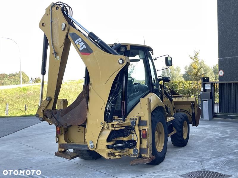 Caterpillar 428 F , rok 2012 Posiada w zestawie 4 łyżki, widły. - 5