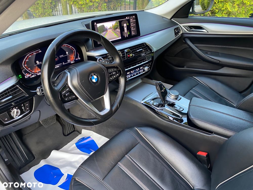 BMW Seria 5 520d Touring - 24