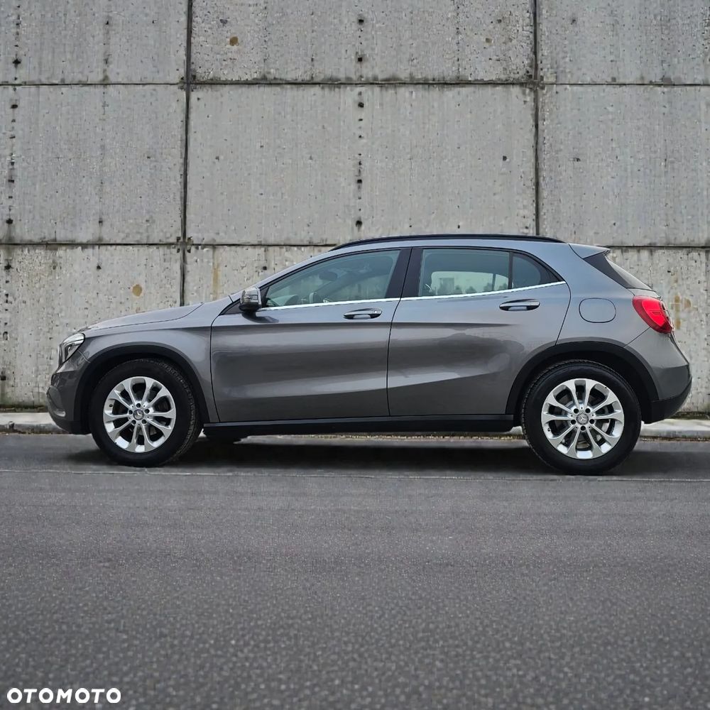 Mercedes-Benz GLA 200 7G-DCT Style - 2
