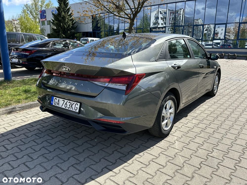 Hyundai Elantra 1.6 Modern CVT - 3