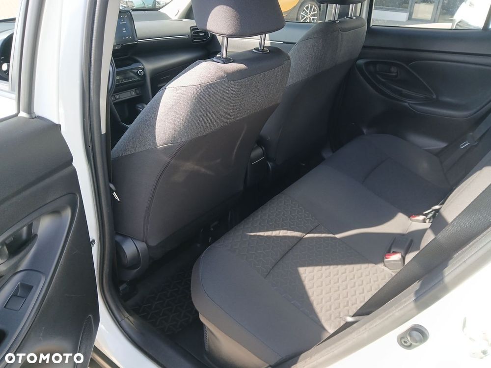 Toyota Yaris Cross Hybrid 1.5 Comfort 4x4 - 41