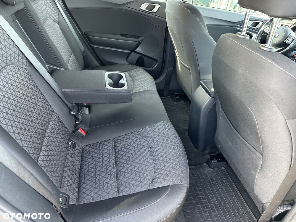 Kia Ceed 1.6 CRDi SCR M - 20