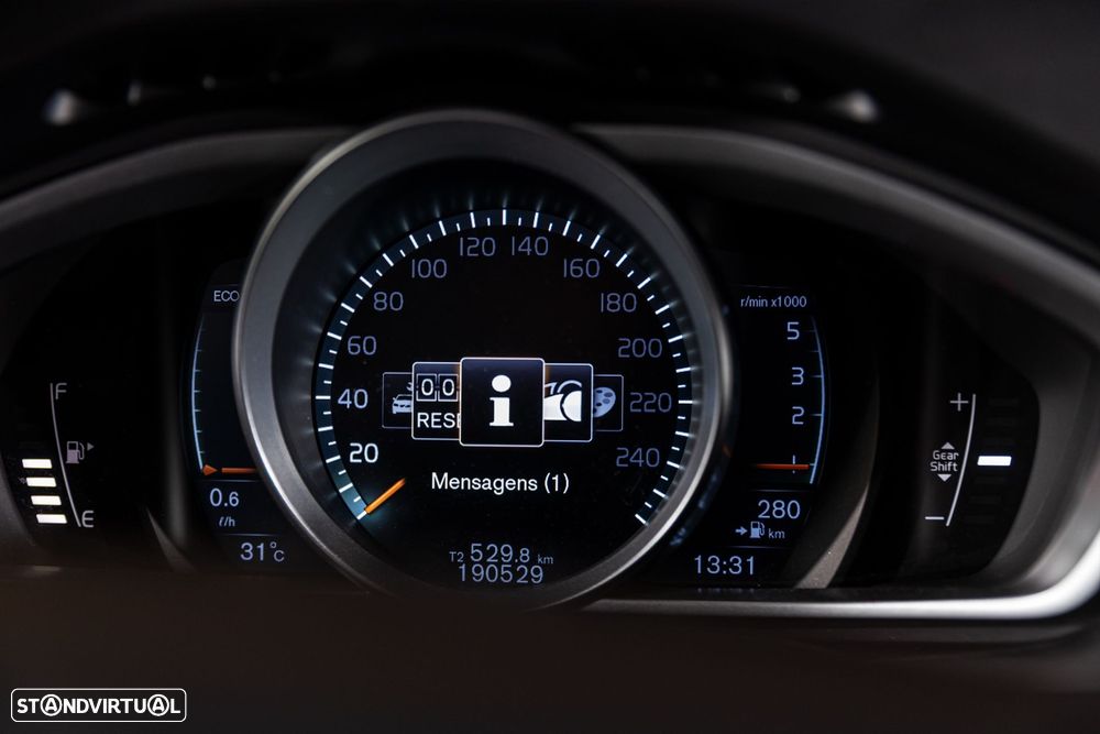 Volvo V40 Cross Country 2.0 D2 - 16