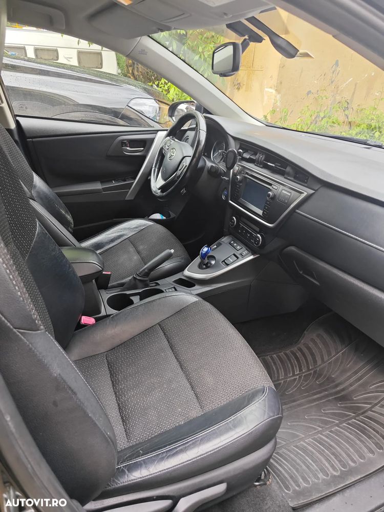 Toyota Auris - 11