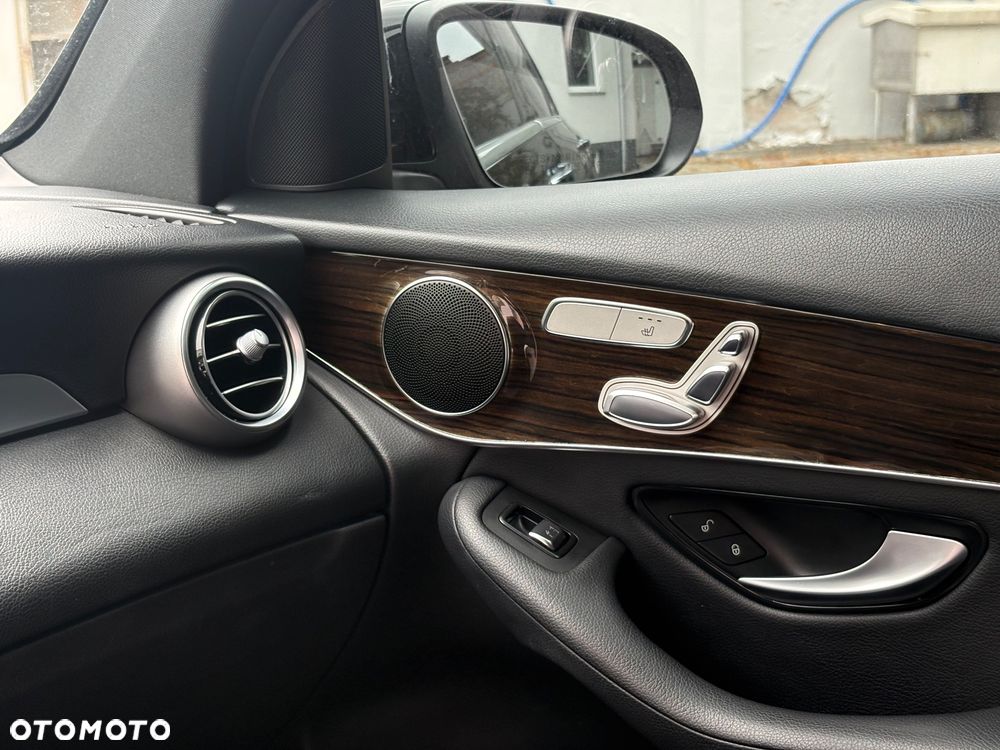 Mercedes-Benz GLC 300 4Matic 9G-TRONIC - 22