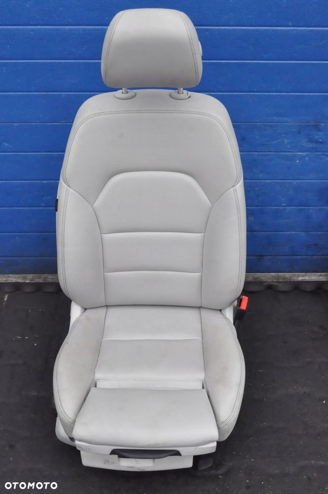 MERCEDES W176 FOTELE KANAPA JASNA SKÓRA - 3