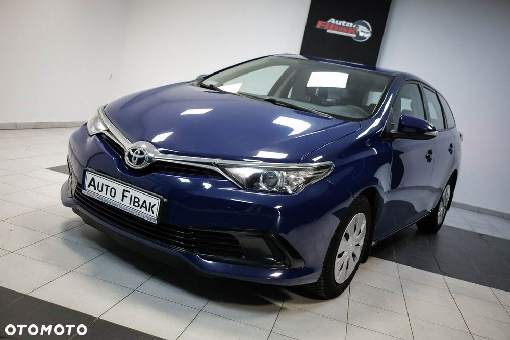 Toyota Auris - 4