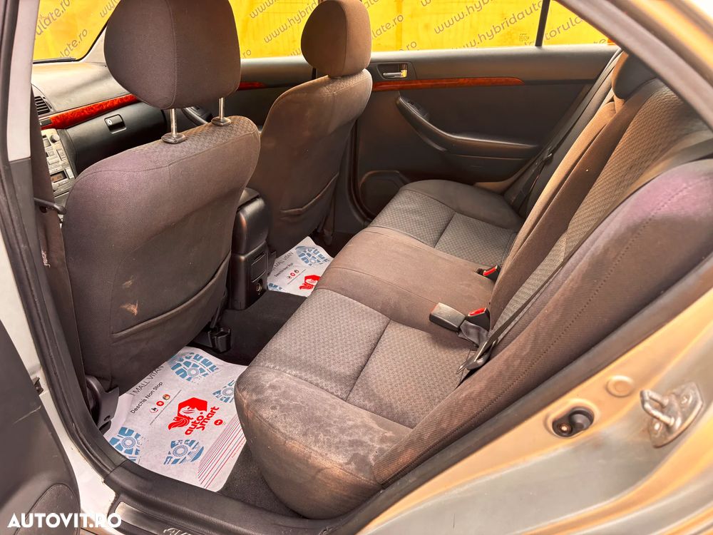Toyota Avensis 2.2 D-4D Business - 21