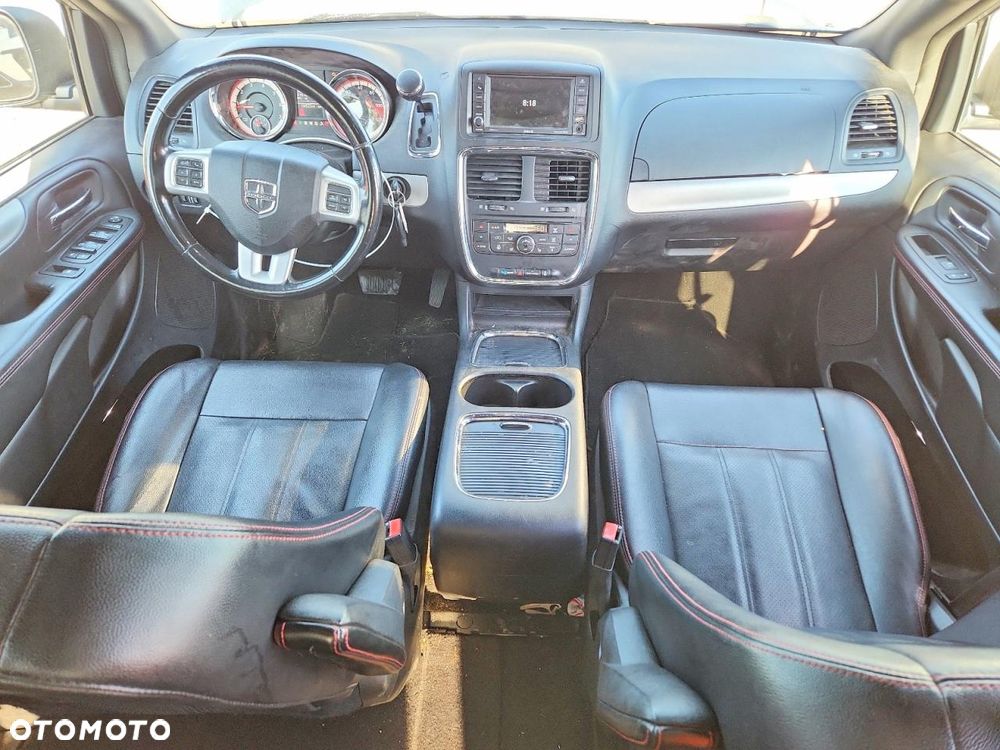 Dodge Grand Caravan - 10