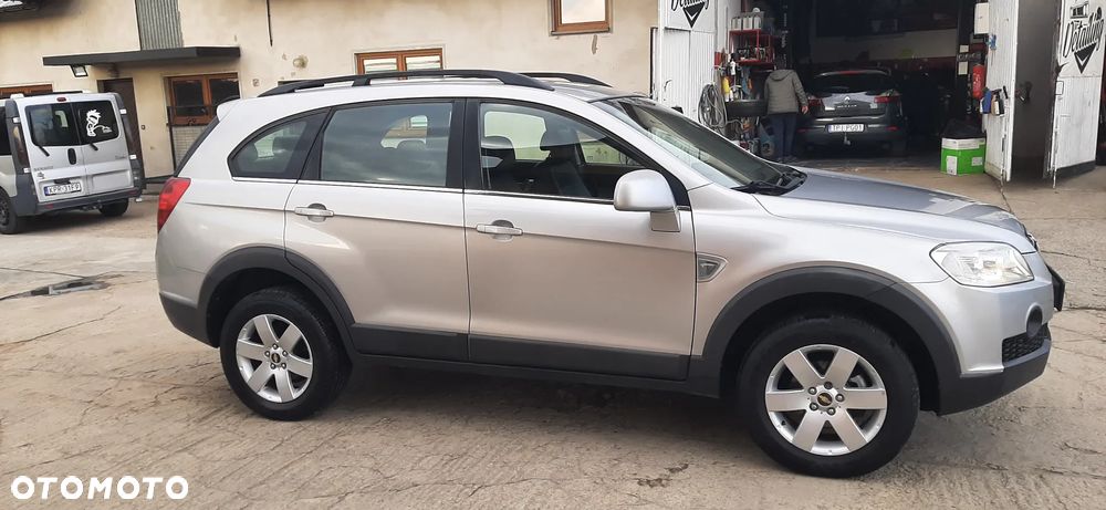 Chevrolet Captiva 2.4 2WD 7 Sitzer LS - 9