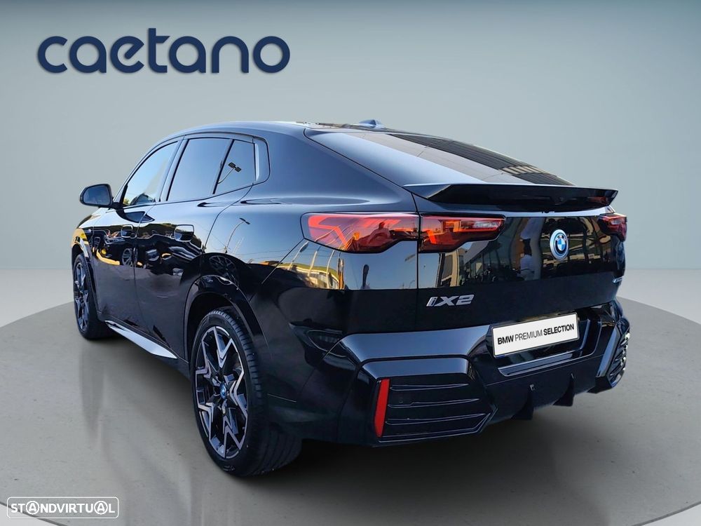 BMW iX2 eDrive20 Pack Desportivo M - 6