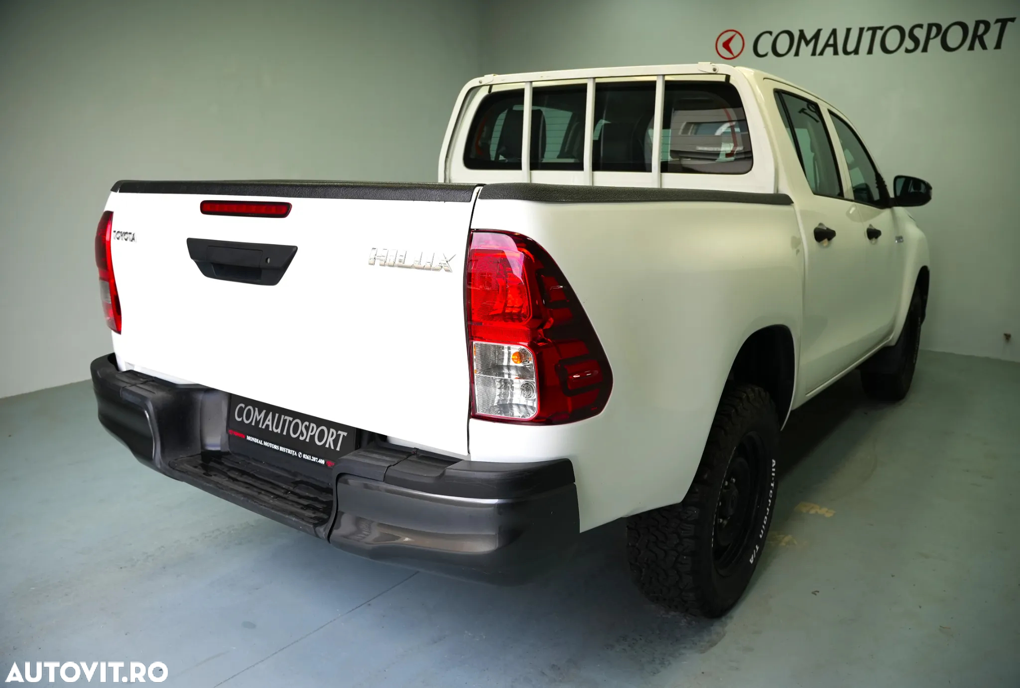 Toyota Hilux 4x4 Double Cab M/T Comfort - 6