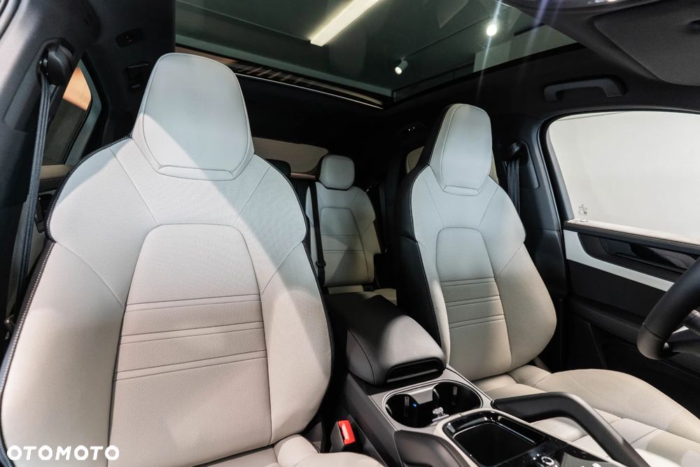 Porsche Cayenne S E-Hybrid PHEV Black Edition - 17