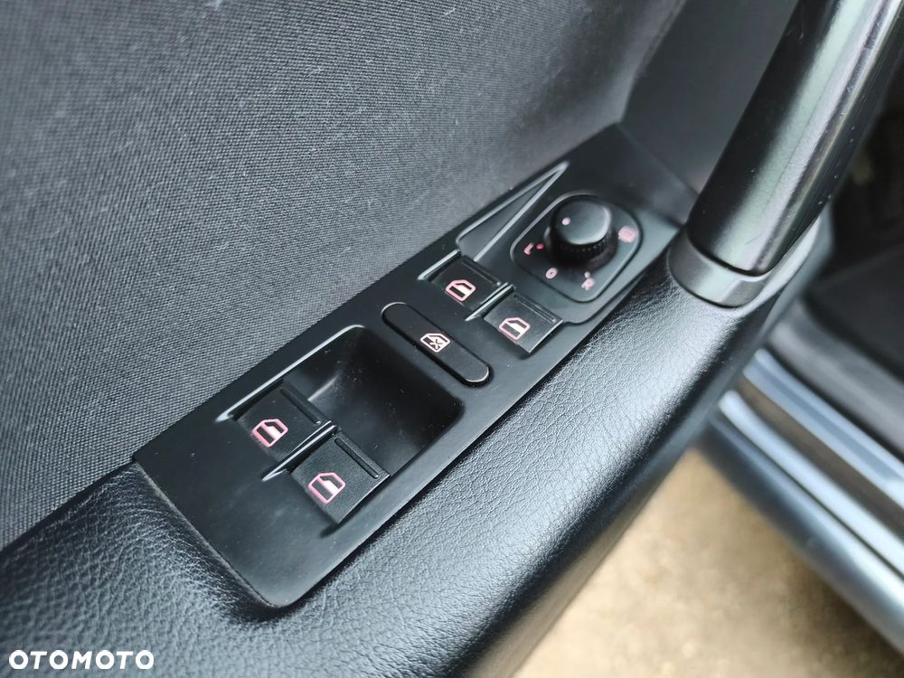 Volkswagen Passat - 25