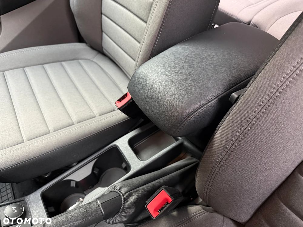 Ford Tourneo Connect Grand - 19