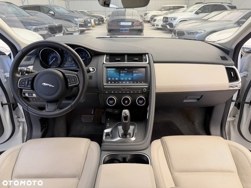 Jaguar E-Pace P250 AWD SE - 7