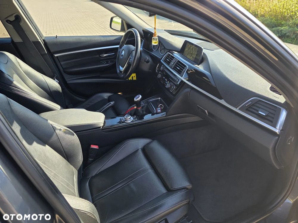 BMW Seria 3 318d - 13