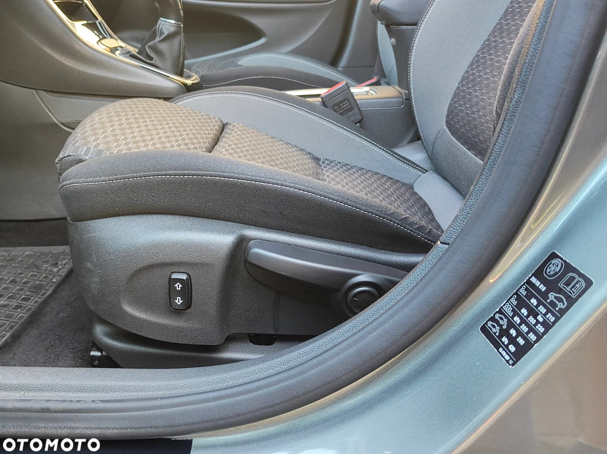 Opel Astra V 1.2 T GS Line S&S - 15