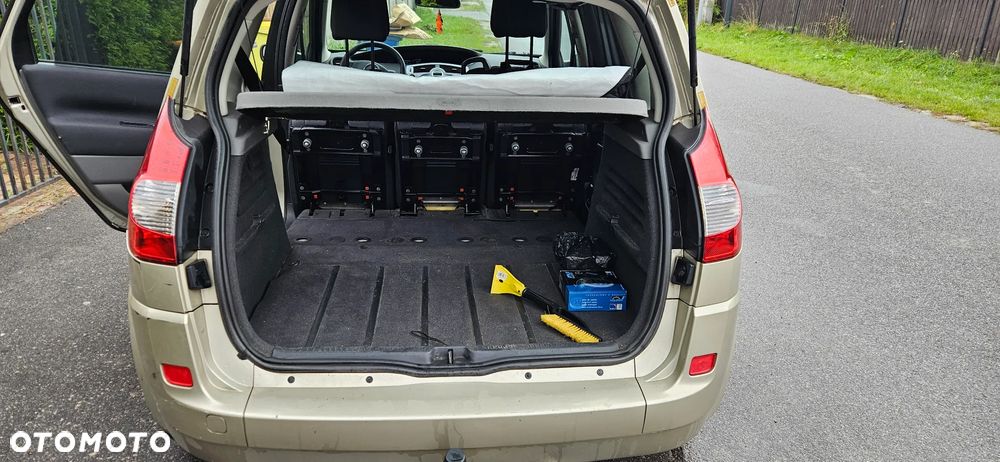 Renault Scenic - 10