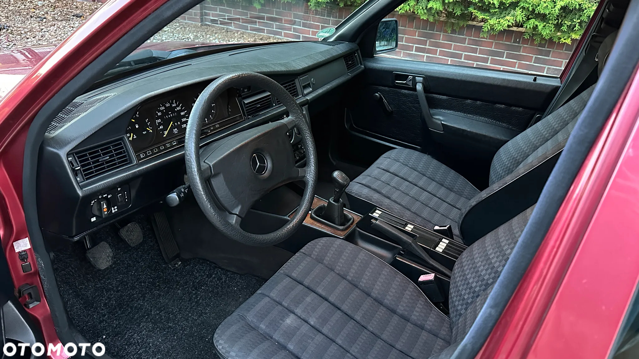 Mercedes-Benz W201 (190) - 7