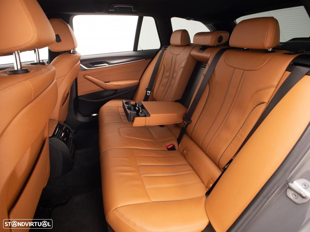 BMW 530 e Pack Desportivo M - 10