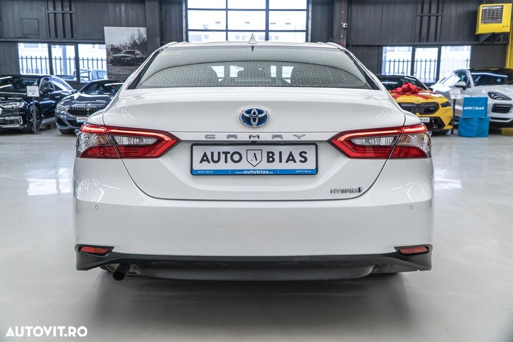 Toyota Camry Executive - 26