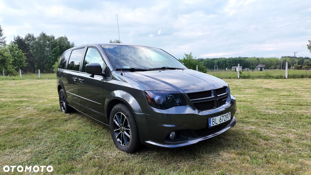 Dodge Grand Caravan - 2