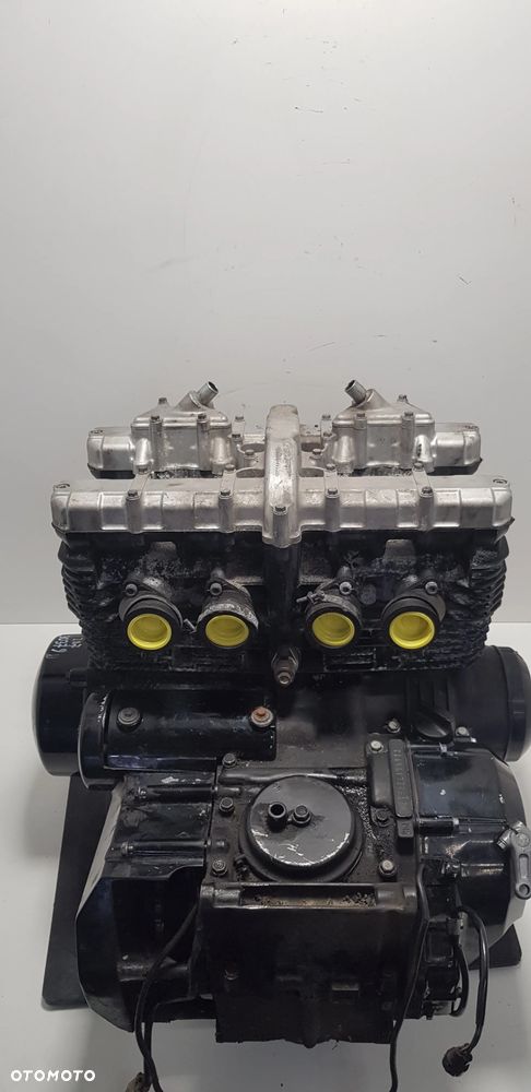 Kawasaki ZR-7 750 Silnik - 4
