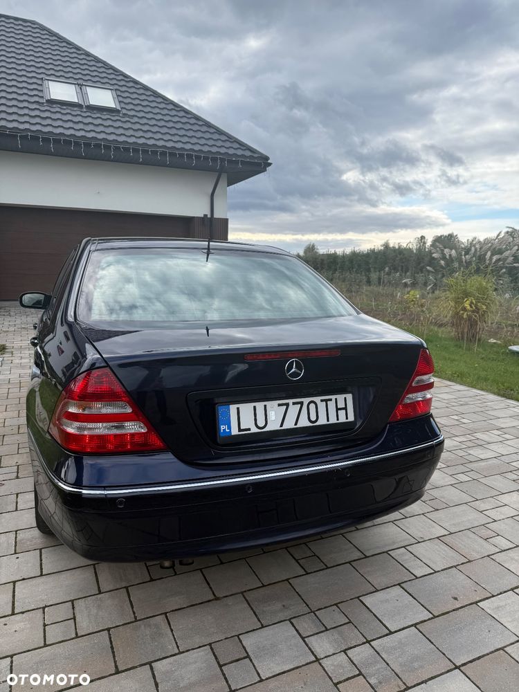 Mercedes-Benz Klasa C 200 T Kompressor Elegance - 4