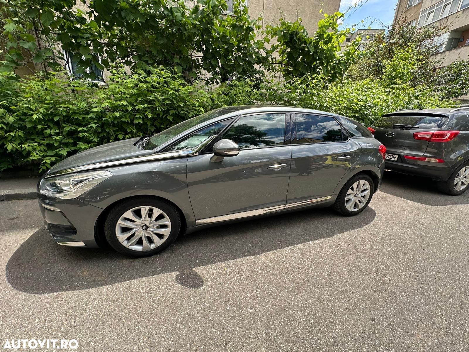 Citroën DS5 e-HDi 110 EGS6 Chic - 1