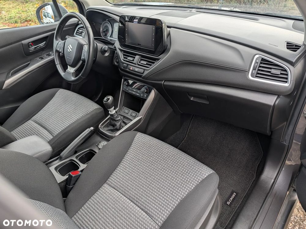 Suzuki S-Cross - 11