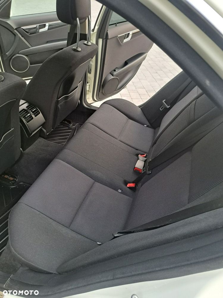 Mercedes-Benz Klasa C 180 BlueEFFICIENCY 7G-TRONIC - 19