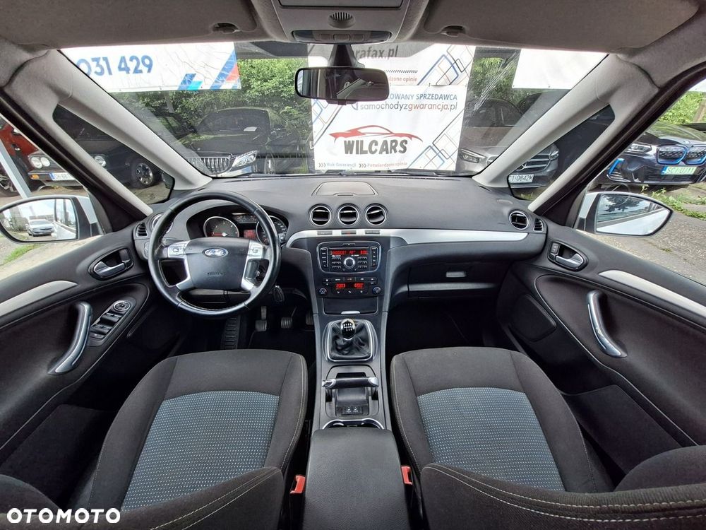 Ford Galaxy - 12