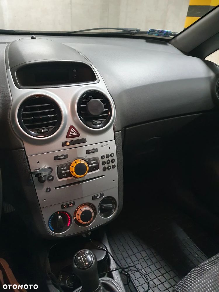 Opel Corsa 1.2 16V Enjoy - 17