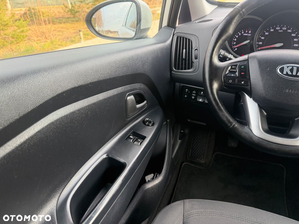 Kia Rio 1.2 Dream Team Edition - 33