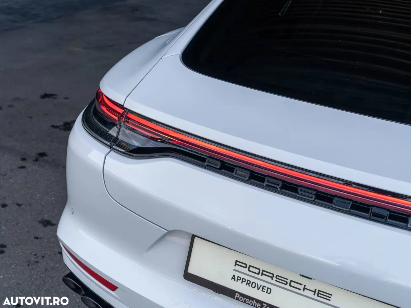 Porsche Panamera 4 E-Hybrid Platinum Edition - 14